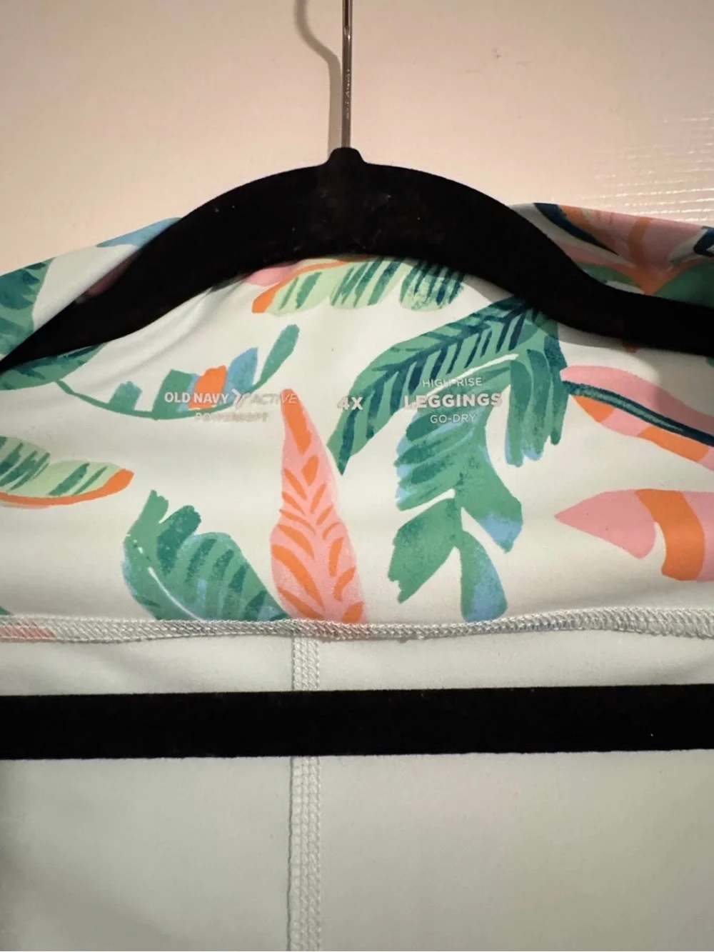 Old Navy Tropical Leaf Print Leggings in White, Green, Pink, Blue